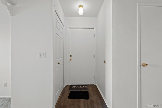 8709 Candlewood Trail 5, Brighton, MI 48116