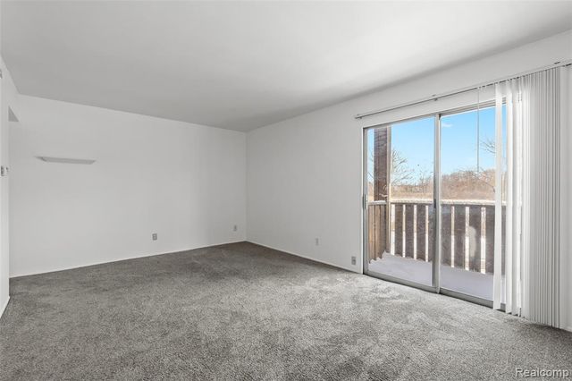 8709 Candlewood Trail 5, Brighton, MI 48116