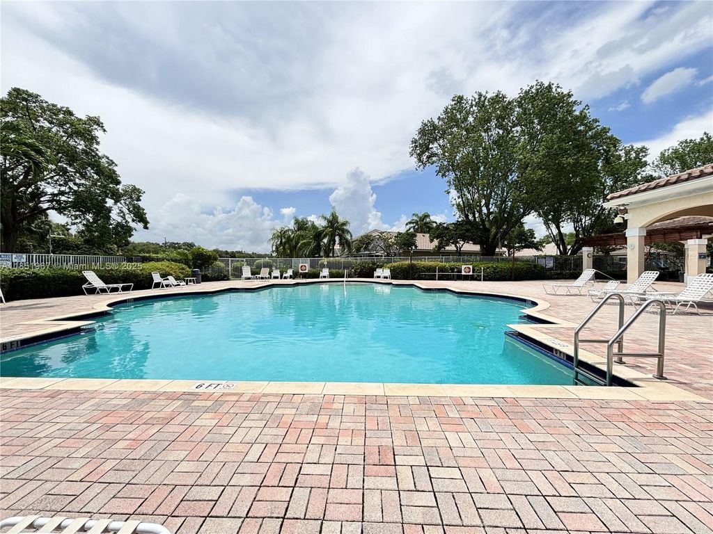 4926 Pelican St, Coconut Creek, FL 33073