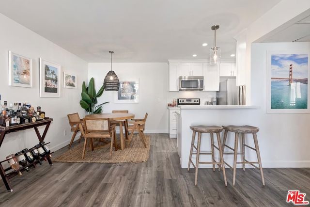8530 Holloway Drive 422, West Hollywood, CA 90069