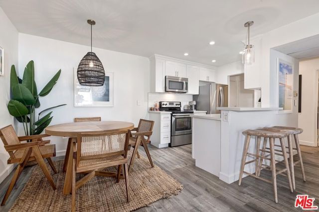 8530 Holloway Drive 422, West Hollywood, CA 90069