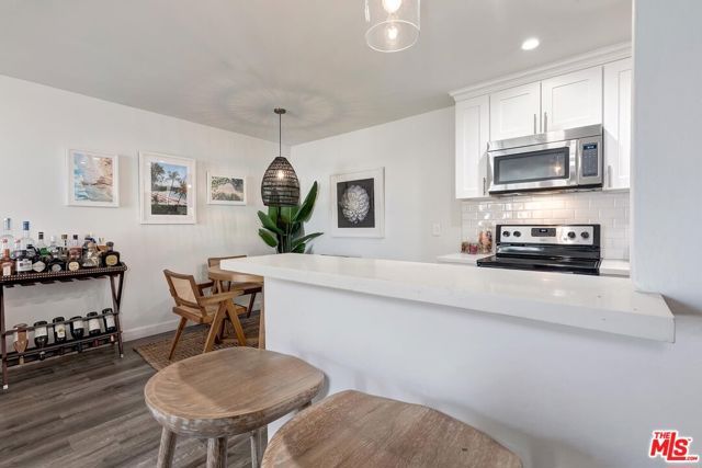 8530 Holloway Drive 422, West Hollywood, CA 90069