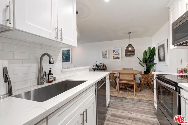 8530 Holloway Drive 422, West Hollywood, CA 90069