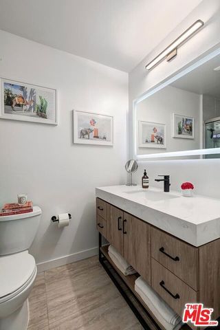 8530 Holloway Drive 422, West Hollywood, CA 90069