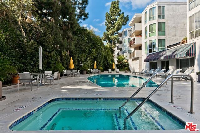 8530 Holloway Drive 422, West Hollywood, CA 90069