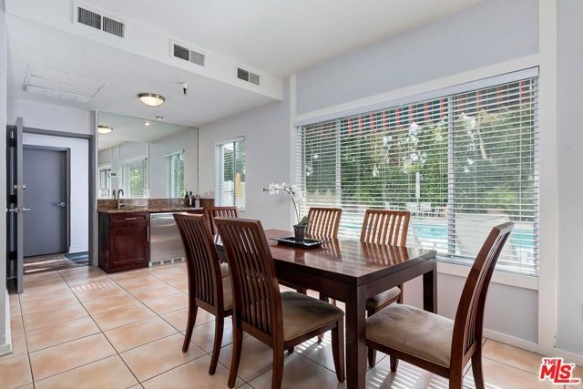 8530 Holloway Drive 422, West Hollywood, CA 90069