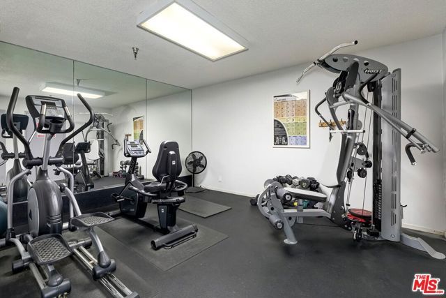 8530 Holloway Drive 422, West Hollywood, CA 90069