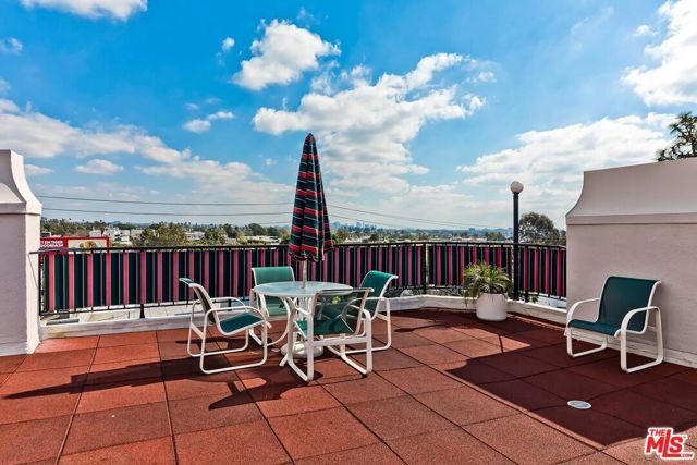 8530 Holloway Drive 422, West Hollywood, CA 90069