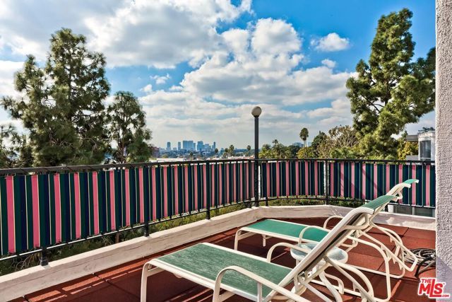 8530 Holloway Drive 422, West Hollywood, CA 90069