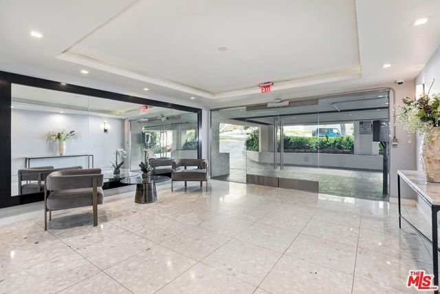 8530 Holloway Drive 422, West Hollywood, CA 90069
