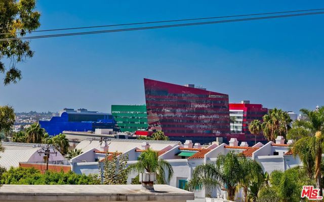 8530 Holloway Drive 422, West Hollywood, CA 90069