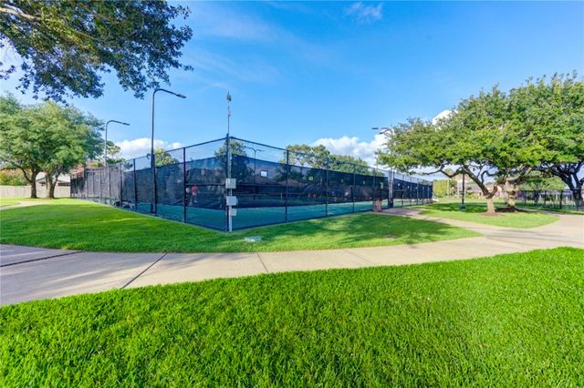3211 Hickory Grove Lane, Pearland, TX 77584