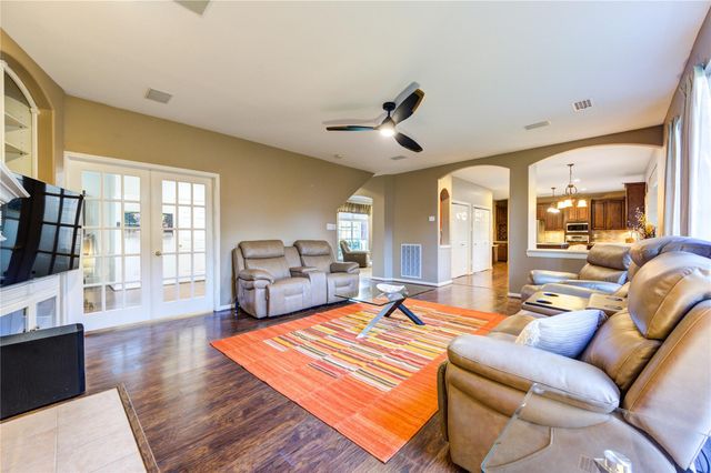 3211 Hickory Grove Lane, Pearland, TX 77584