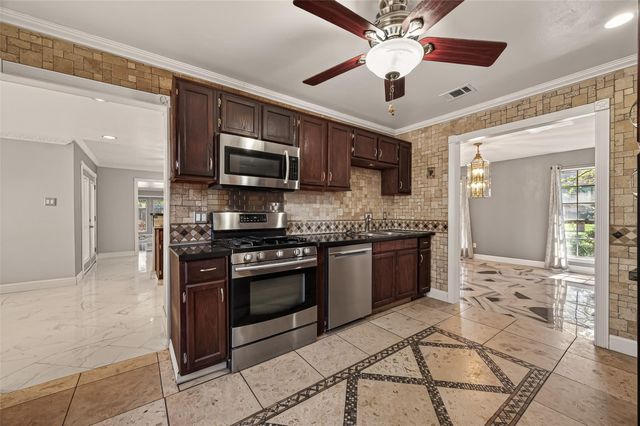 2239 Parkdale Drive, Houston, TX 77339
