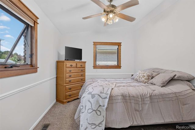 8144 Kenwick Drive, White Lake Charter Township, MI 48386