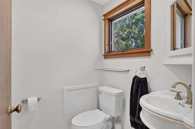 8144 Kenwick Drive, White Lake Charter Township, MI 48386