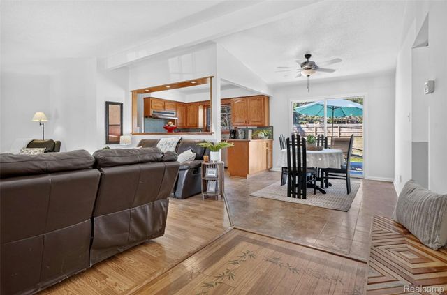 8144 Kenwick Drive, White Lake Charter Township, MI 48386