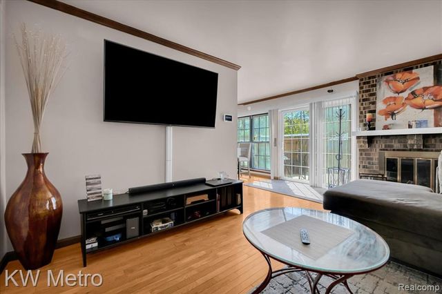 25333 Greenbrooke Drive, Southfield, MI 48033