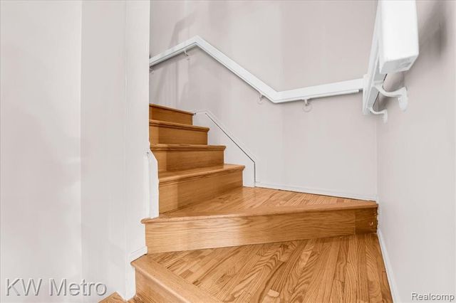 25333 Greenbrooke Drive, Southfield, MI 48033