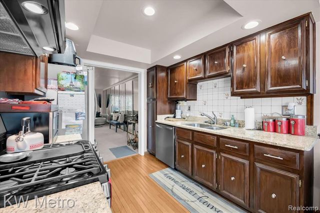 25333 Greenbrooke Drive, Southfield, MI 48033