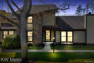 25333 Greenbrooke Drive, Southfield, MI 48033