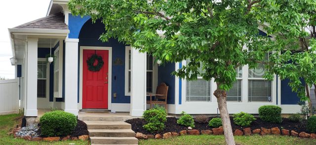 1213 Charleston Lane, Savannah, TX 76227