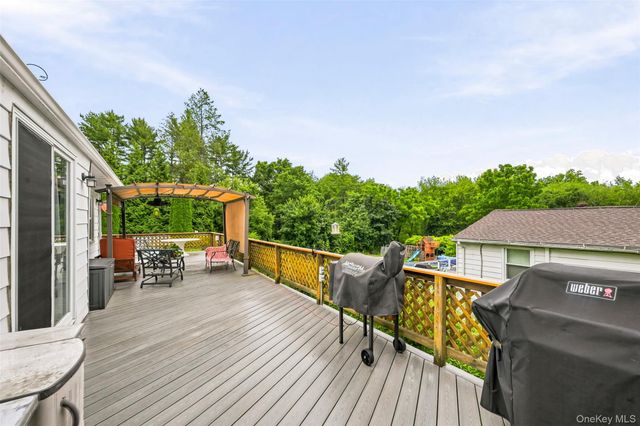 2590 Darnley Place, Yorktown Heights, NY 10598