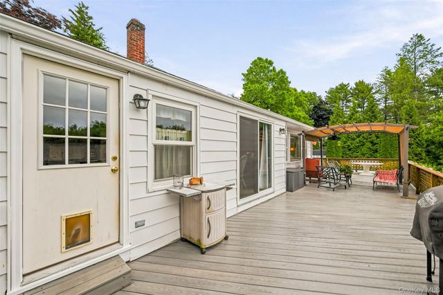 2590 Darnley Place, Yorktown Heights, NY 10598