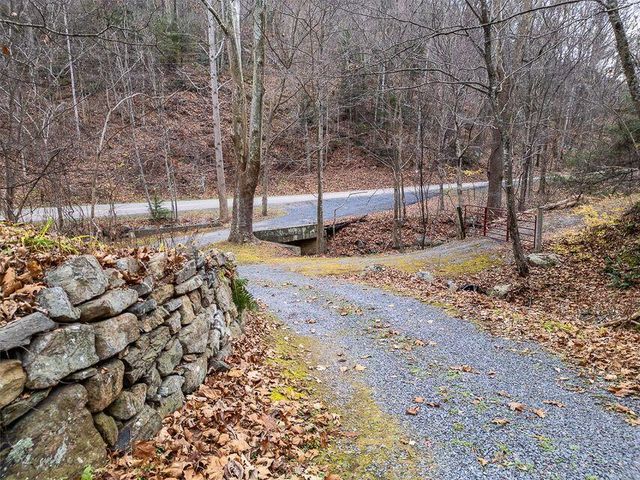 8122 Rich Patch RD, Covington, VA 24426