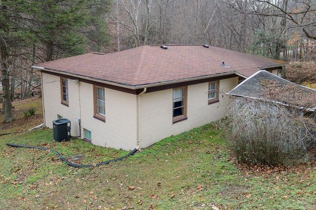 8122 Rich Patch RD, Covington, VA 24426