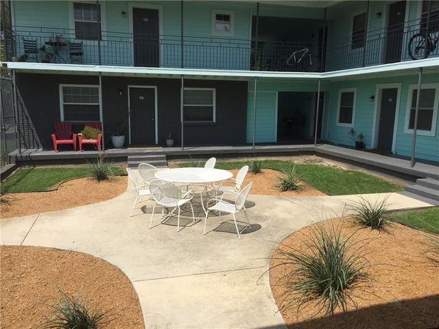 701 Elsbeth Street 201, Dallas, TX 75208