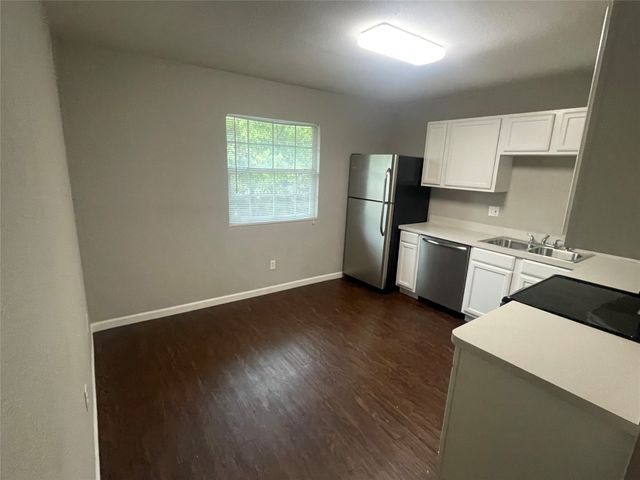 701 Elsbeth Street 201, Dallas, TX 75208