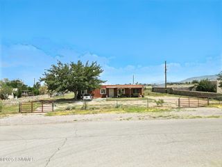 9557 Longhorn Drive, Las Cruces, NM 88012