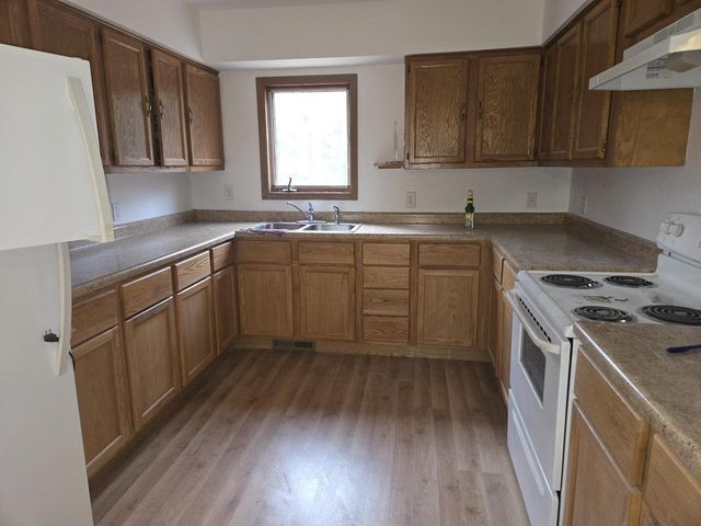 1877 W 16th Avenue, Friendship, WI 53934