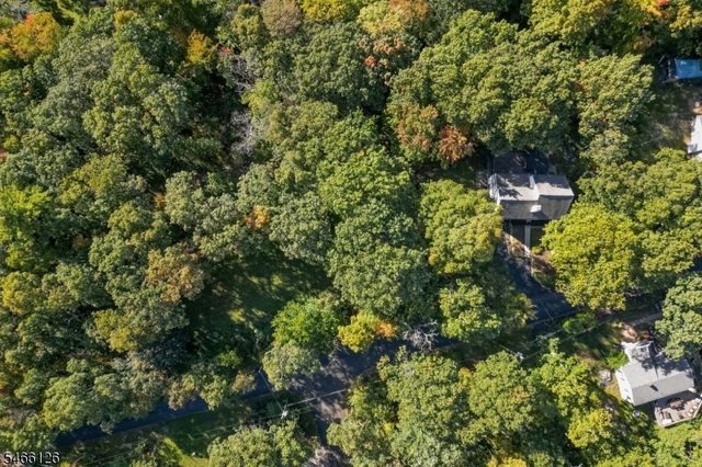 27 Hewitt aka Garwood Rd, West Milford Twp., NJ 07421