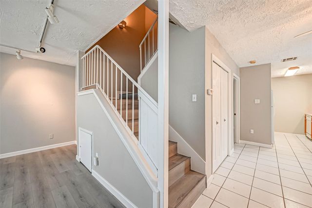 17103 Blackhawk Boulevard, Friendswood, TX 77546