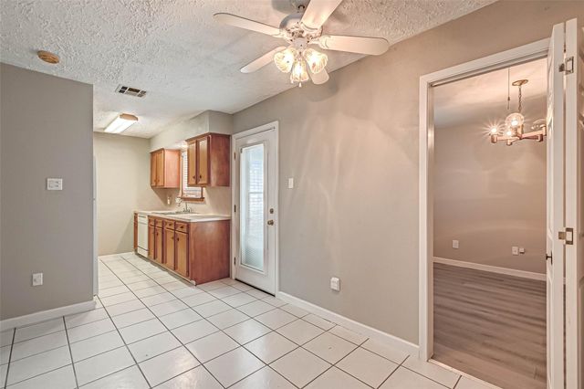 17103 Blackhawk Boulevard, Friendswood, TX 77546