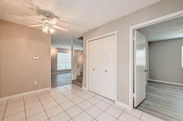 17103 Blackhawk Boulevard, Friendswood, TX 77546