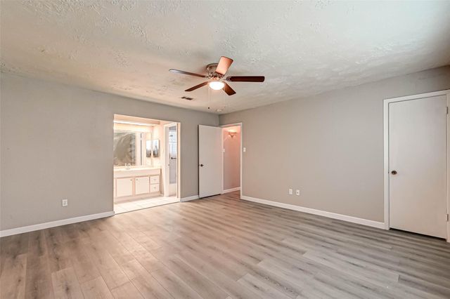 17103 Blackhawk Boulevard, Friendswood, TX 77546