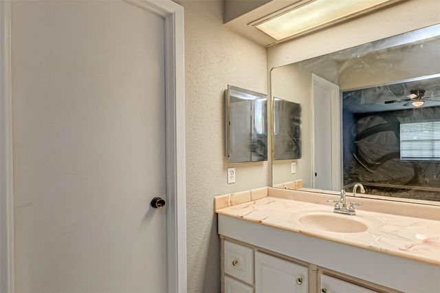 17103 Blackhawk Boulevard, Friendswood, TX 77546