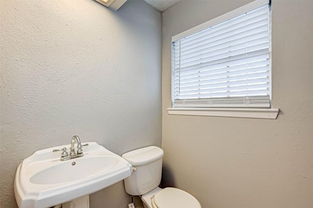 17103 Blackhawk Boulevard, Friendswood, TX 77546