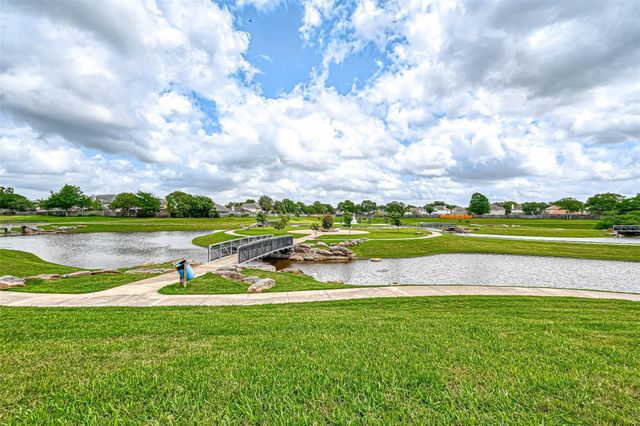 17103 Blackhawk Boulevard, Friendswood, TX 77546