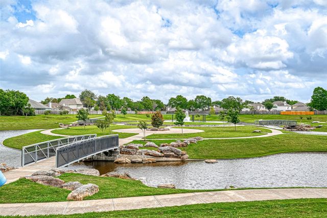 17103 Blackhawk Boulevard, Friendswood, TX 77546