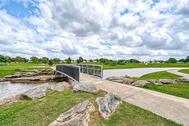 17103 Blackhawk Boulevard, Friendswood, TX 77546