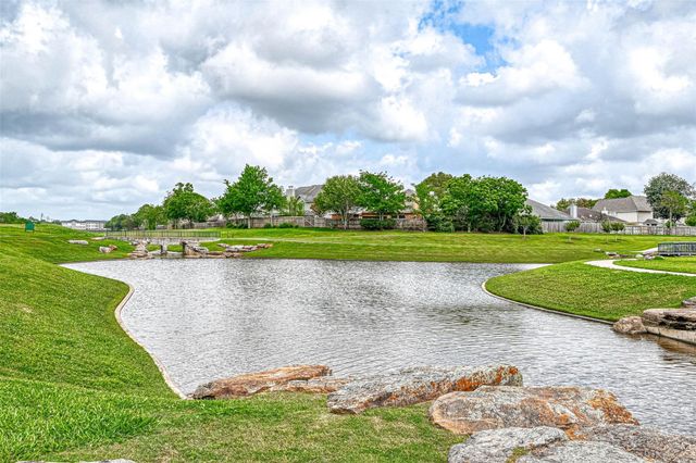 17103 Blackhawk Boulevard, Friendswood, TX 77546