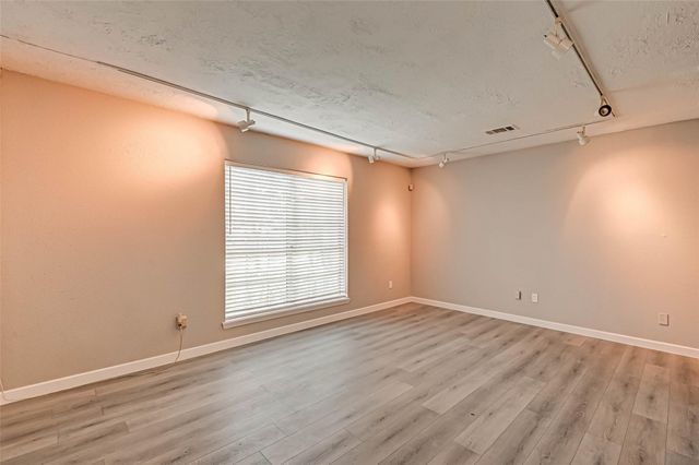 17103 Blackhawk Boulevard, Friendswood, TX 77546
