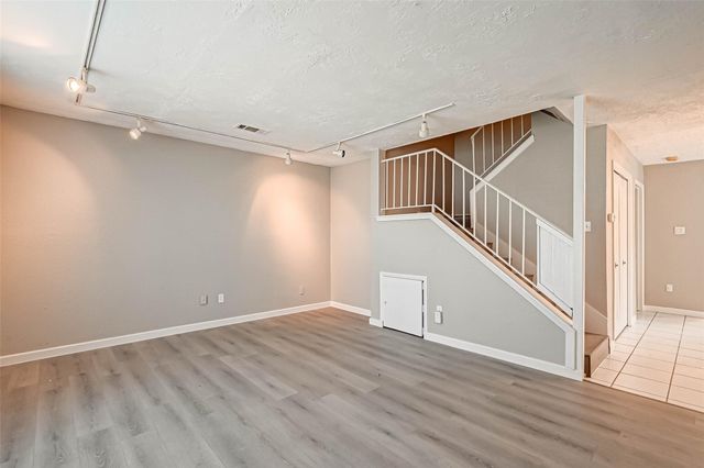 17103 Blackhawk Boulevard, Friendswood, TX 77546