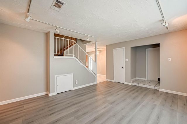 17103 Blackhawk Boulevard, Friendswood, TX 77546
