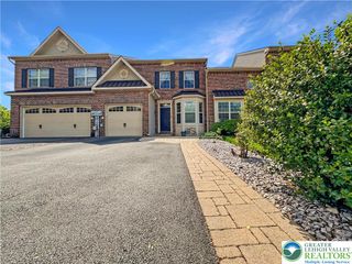 4527 Bellflower Way, Upper Macungie Twp, PA 18104