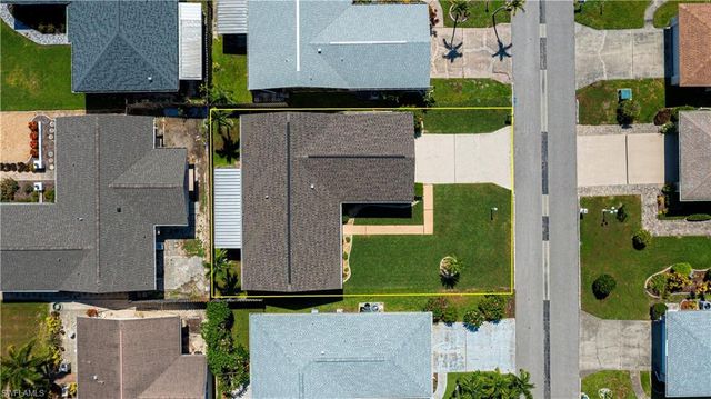 9782 Deerfoot DR, Fort Myers, FL 33919